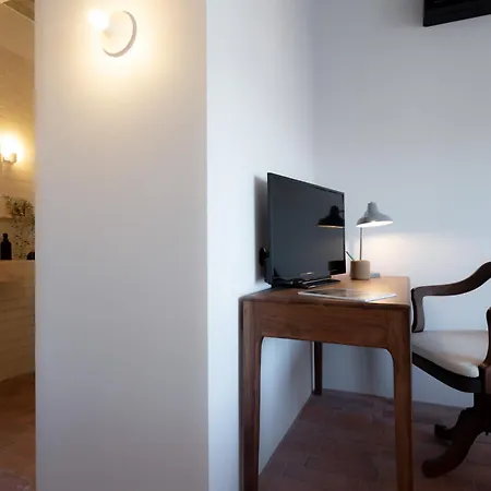 The Cool Design בית הארחה 4*