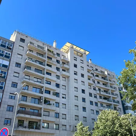 The Cool Design & Parking - Praca De Espanha 4*