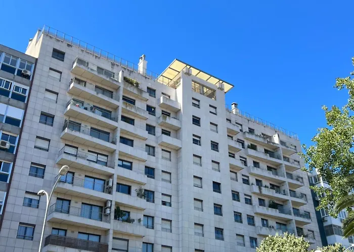 The Cool Design - Parking & Self Check In Lisboa