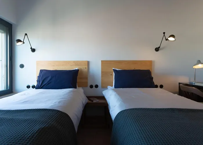 The Cool Design - Parking & Self Check In Lisboa