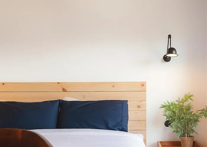 The Cool Design - Parking & Self Check In Lisboa