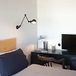 The Cool Design - Self Check In & Parking Lizbona
