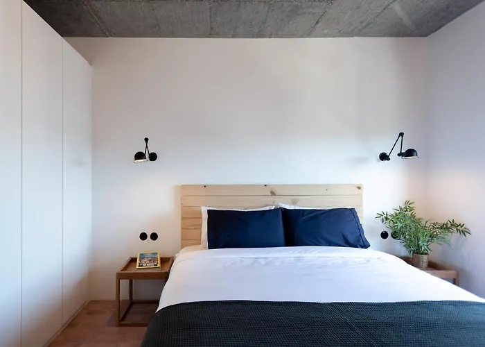 The Cool Design - Parking & Self Check In Guest house