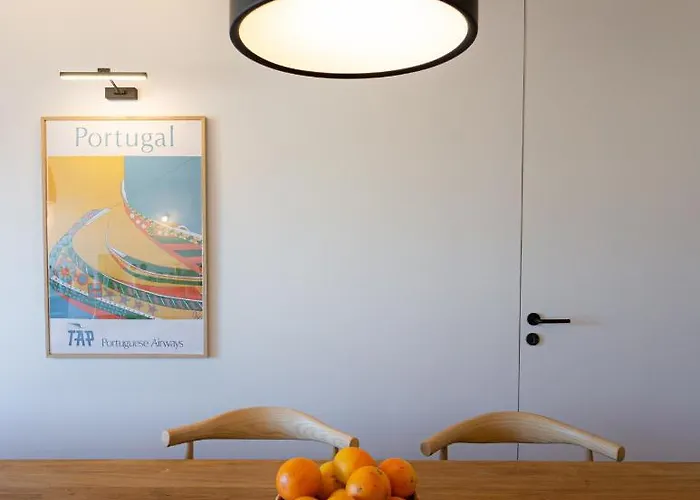 The Cool Design - Parking & Self Check In Lisbon