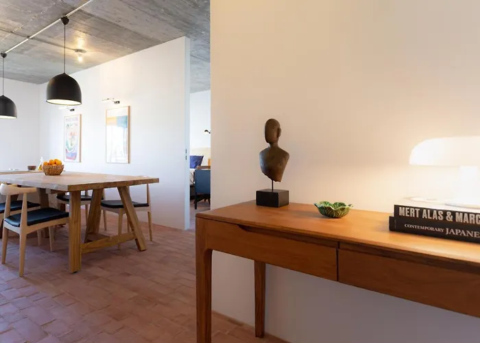 The Cool Design - Parking & Self Check In Guest house Lisbon